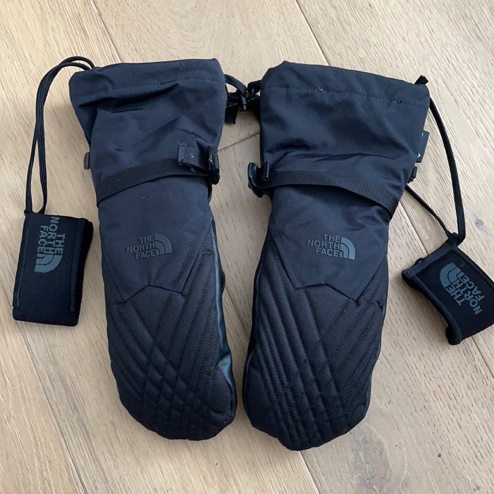 The North Face womens small gortex glove mitten